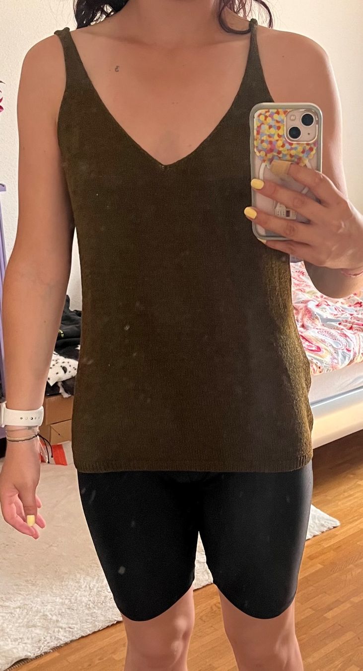 Mango Tops: top vert kaki – Gebraucht aus Bernex von claraaaa4